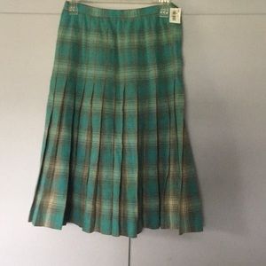 Vintage wool pleated skirt.